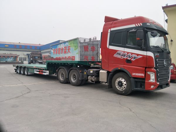 13.75米低平板運(yùn)輸半掛車(chē)